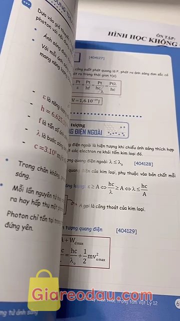 Giảm giá [Mã giảm 32%] Sổ tay Kiến thức trọng tâm Vật Lý lớp 12 | Me Book. Màu sắc đẹp, chương dòng điện xoay chiều vô cùng chi tiết, rất. 