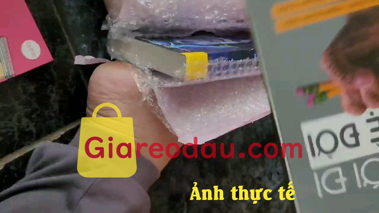 Giảm giá [Mã giảm 25%] Tiểu Thuyết - Người Khổng Lồ Đội Mồ Kể Chuyện - Lại Văn Long. Sản phẩm được đóng gói cẩn thận. Nhân viên giao hàng thân hiện.. 